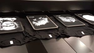 Roland stampa diretta inchiostro bianco t-shirt nera